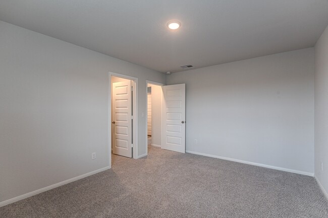 Building Photo - 100 Ashe Juniper Wy