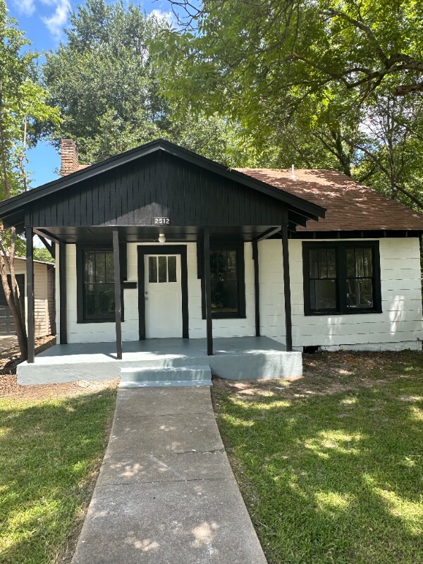 Building Photo - 2512 Magnolia St