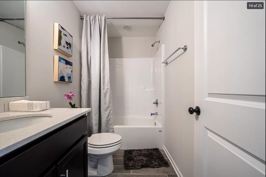 2nd Bath - 560 Waterpoint Way