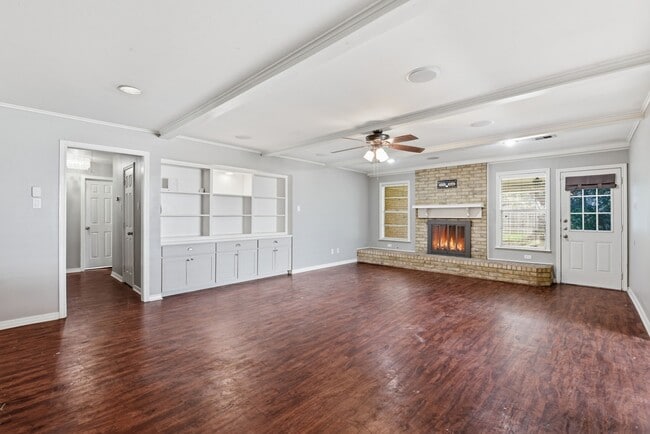 Building Photo - 7215 Ridge Oak Dr