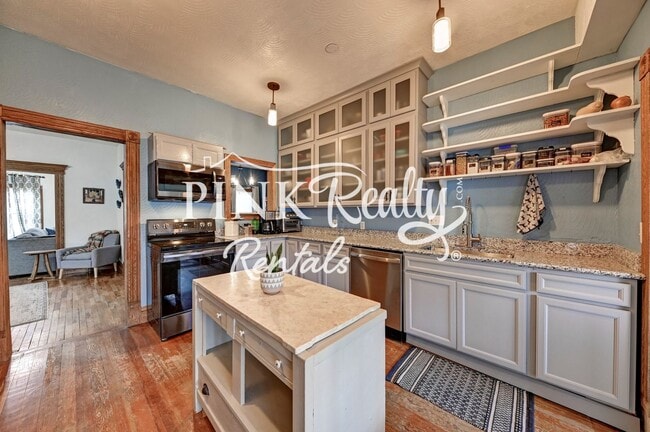 Building Photo - 1610 W Kiowa St