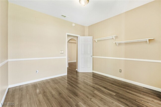 Building Photo - 525 Indian Princess Dr