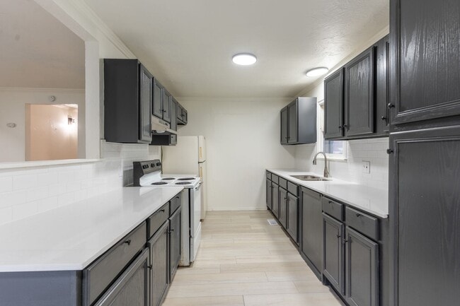 Building Photo - 4 Bedroom Rent to Own Home Available!