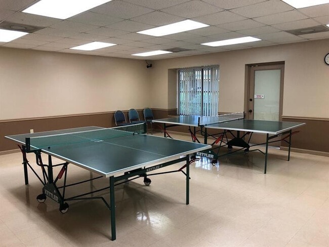 Building Photo - 4001 Carambola Cir N