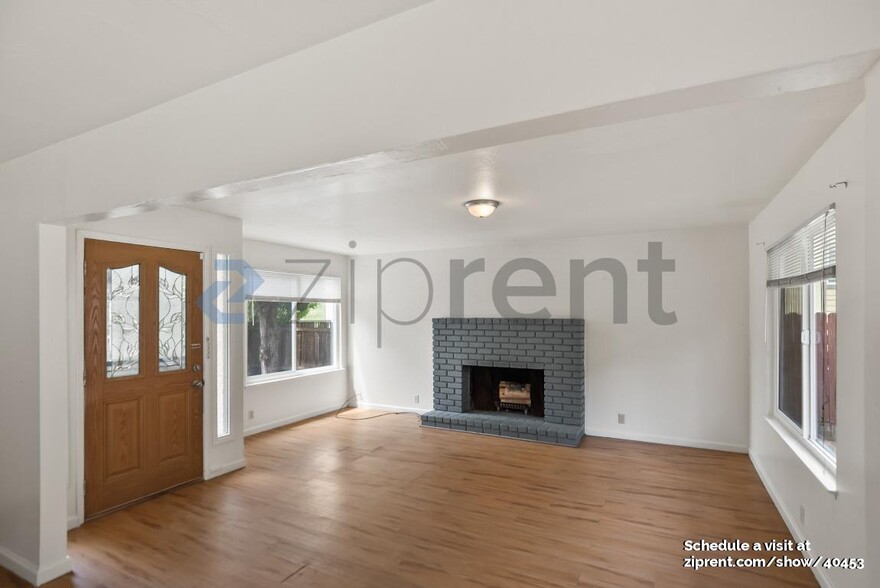 Building Photo - 3160 Birmingham Dr