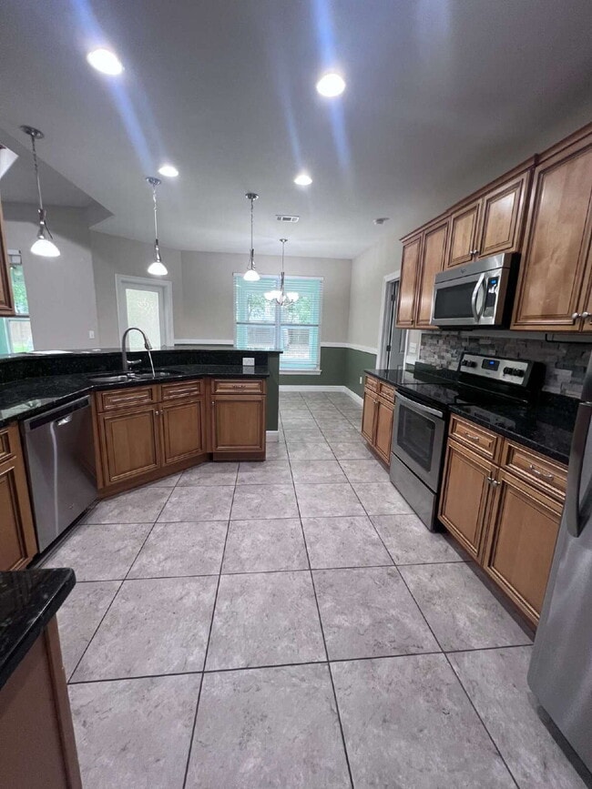 Building Photo - 6882 Brocado Ct