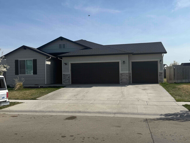 Primary Photo - 7705 E Drouillard St