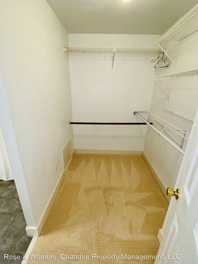 Building Photo - 1 br, 1 bath House - 40 Rader St #411