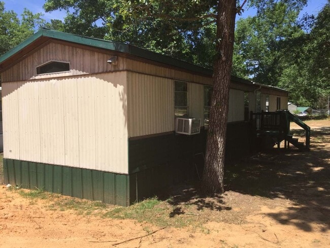 Building Photo - SECTION 8 VOUCHER HOLDERS APPLY NOW! 2 Bed...