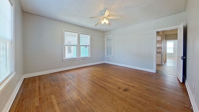 Building Photo - 1/1 In San Marco! Walking distance to the ...