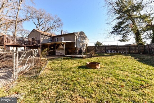 Building Photo - 722 Glenside Dr
