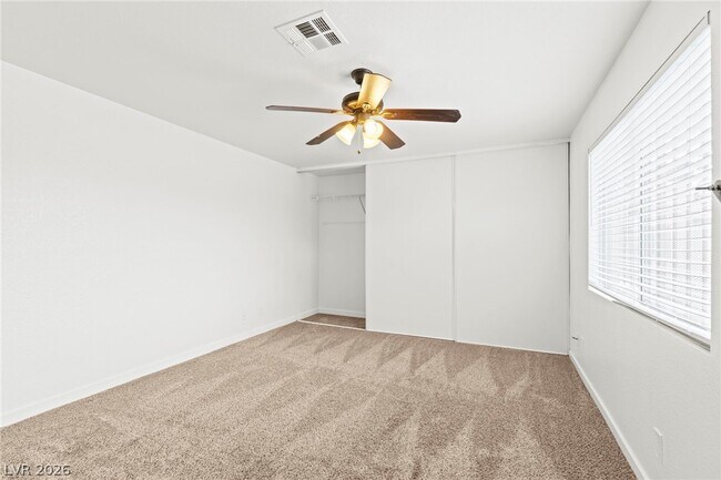 Building Photo - 2212 Silver Pine Dr