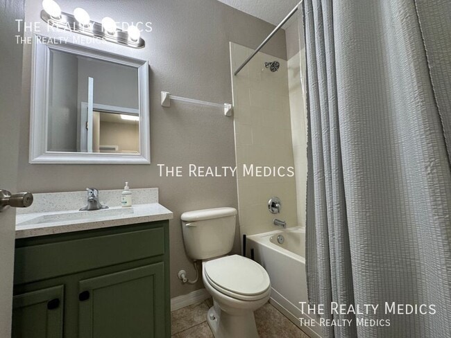 Building Photo - 2854 Oakwater Dr