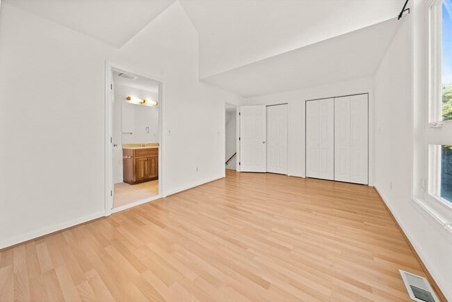 Building Photo - 849 Boston Post Rd E