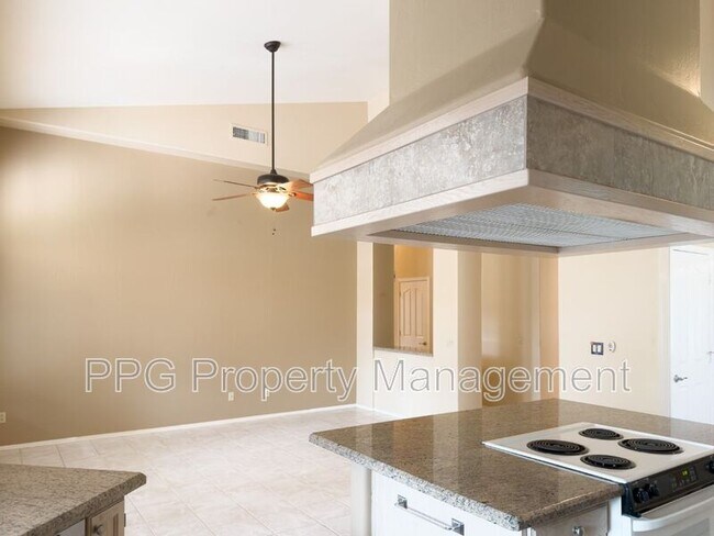 Building Photo - 5517 W Aster Dr