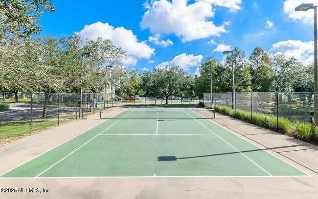 Building Photo - 13703 Richmond Park Dr N