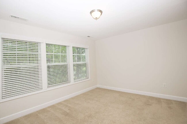 Building Photo - Charming 3 bed, 2.5 bath home with bonus t...