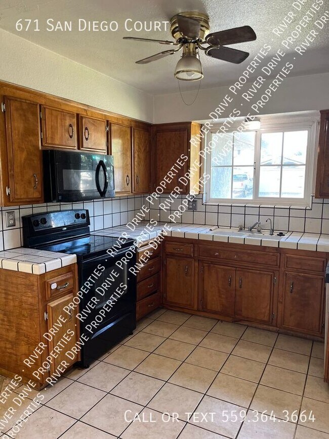 Building Photo - North Merced With Pool!!