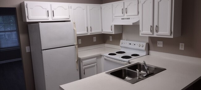 Building Photo - 1623 Dendy Ln