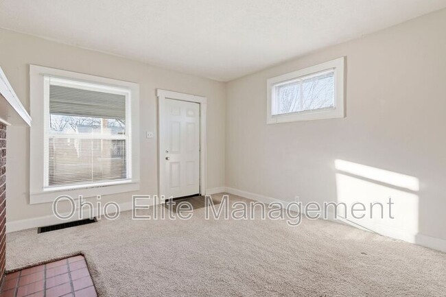 Building Photo - 500 N Champion Ave