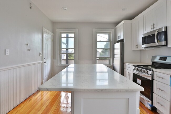 Building Photo - 74 Barnes Ave