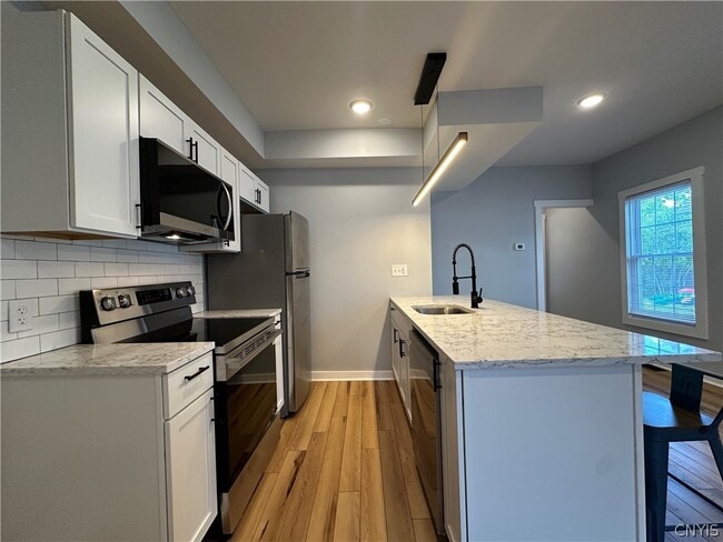 Building Photo - 128 Caroline Ave