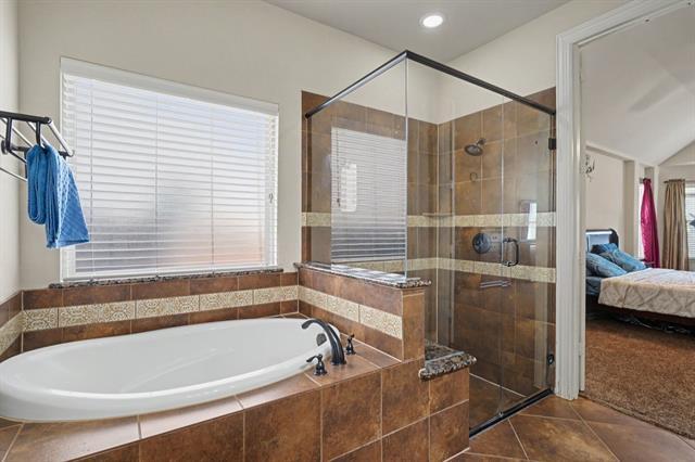 Building Photo - 2412 Lynbridge Dr