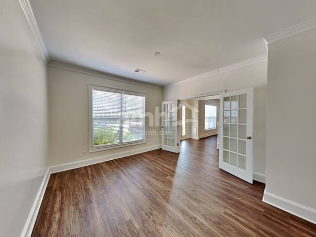 Building Photo - 7014 Roselake Cir