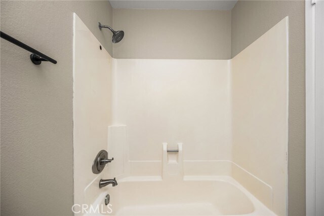 Building Photo - 1129 Iris Cir