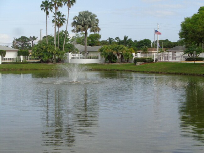 Building Photo - 2516 SE Anchorage Cove