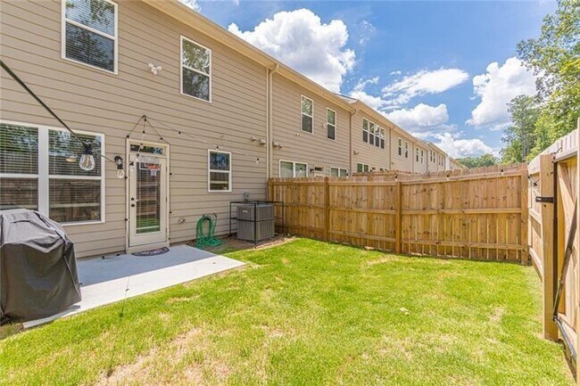Building Photo - 5392 Brooklands Dr