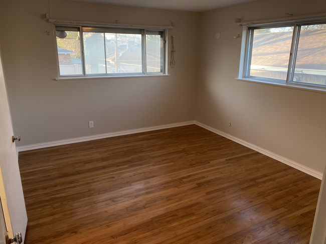 Master Bedroom - 1537 Meadow Valley Ln