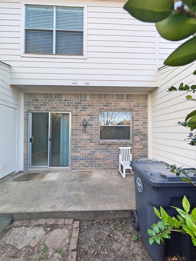 Building Photo - 2930 Grants Lake Blvd