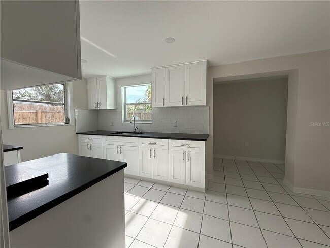 Building Photo - 5241 Sparrow Dr