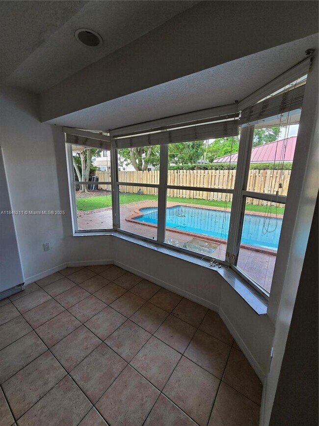 Building Photo - 14300 SW 152nd Pl