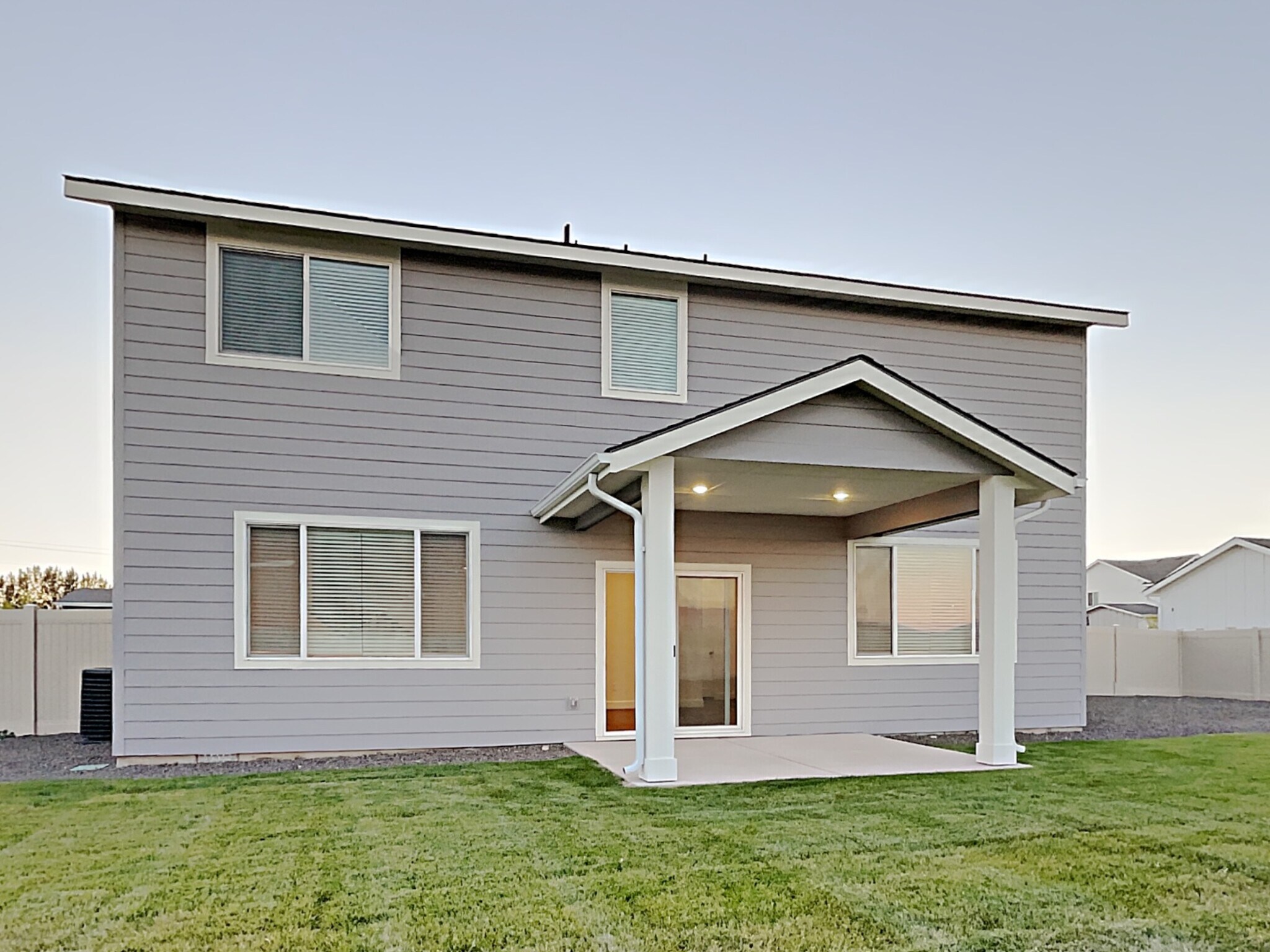 Building Photo - 954 N Barkvine Ave