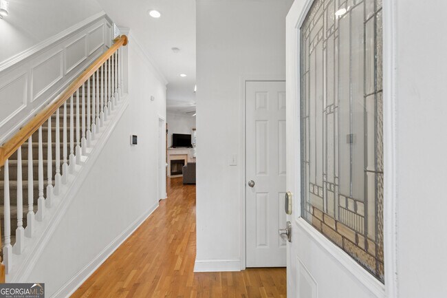 Building Photo - 649 Peeples St SW