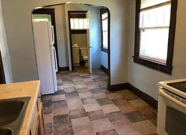 Building Photo - 4920 College Ave