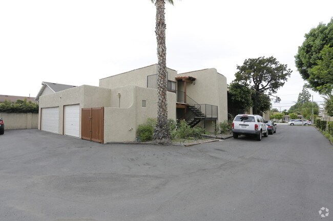 Building Photo - 15662 S B St