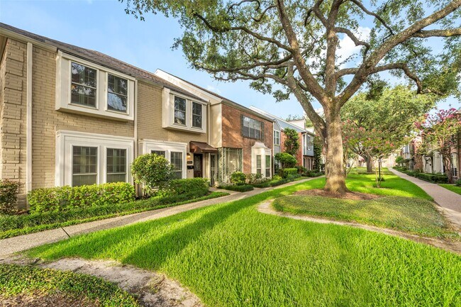 Building Photo - 1553 W Sam Houston Pkwy S