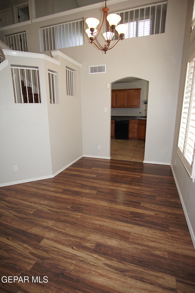 Building Photo - 10932 Acoma St