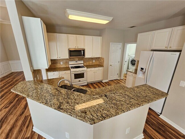 Building Photo - 1550 Argonne Ln