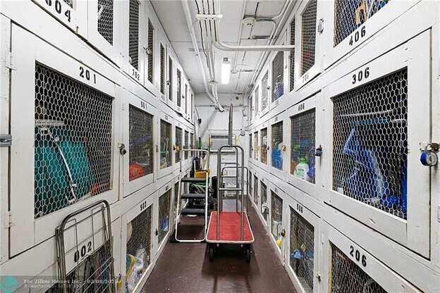 Building Photo - 95 N Birch Rd