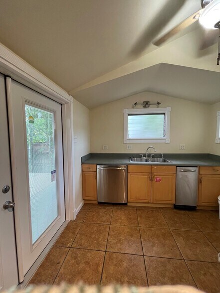 Kitchen - 844 Olivia St