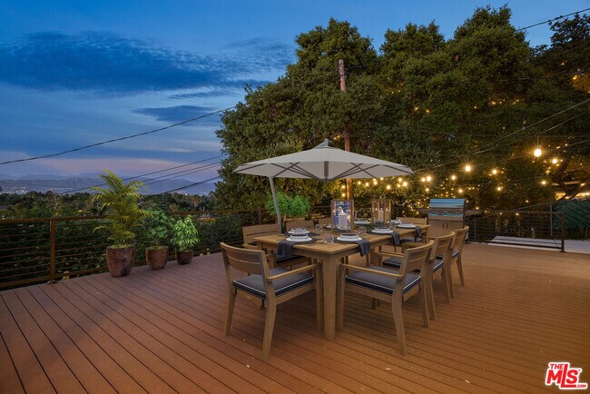 Building Photo - 11775 Laurelwood Dr