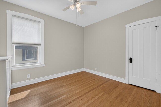Building Photo - 414 S Harvey Ave