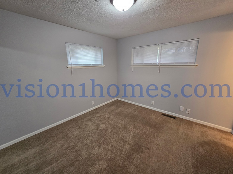 Building Photo - 433 Lewis Blvd