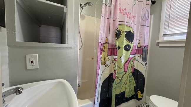 Building Photo - 1823 NW 38th St