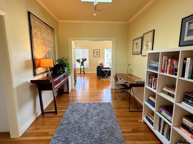 Building Photo - 926 Champion Ln