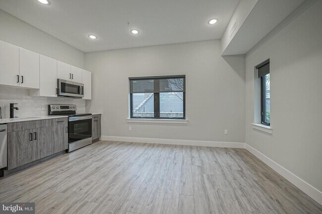 Building Photo - 845 N 15th St